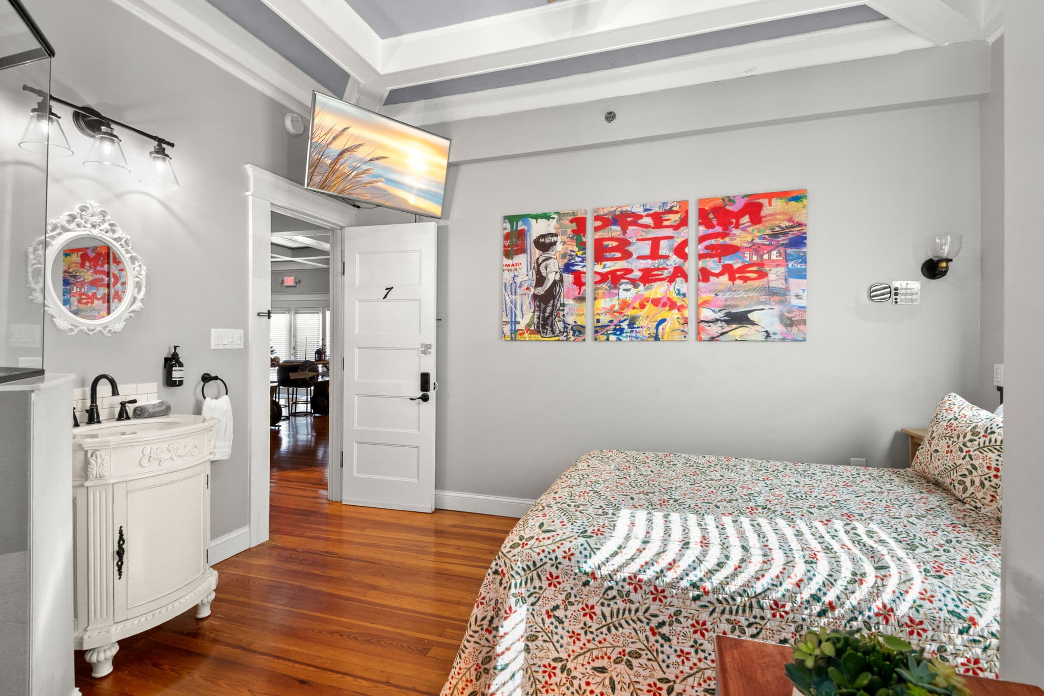 Guest Room Detail